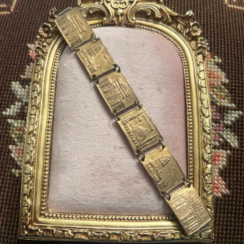 Vintage Embossed Goldtone / Brass Panel Bracelet