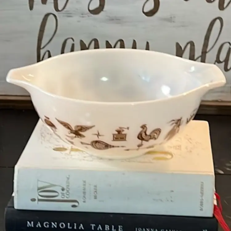 Vintage Pyrex Early American Cinderella Pattern Nesting Mixing Bowl 443 2-1/2 Qt