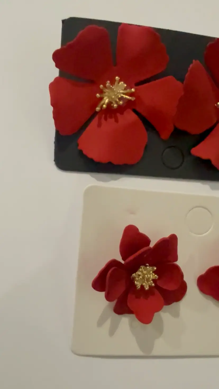 2 Pair Red Flower Floral Earrings Gold Cute Summer Vibes Clay