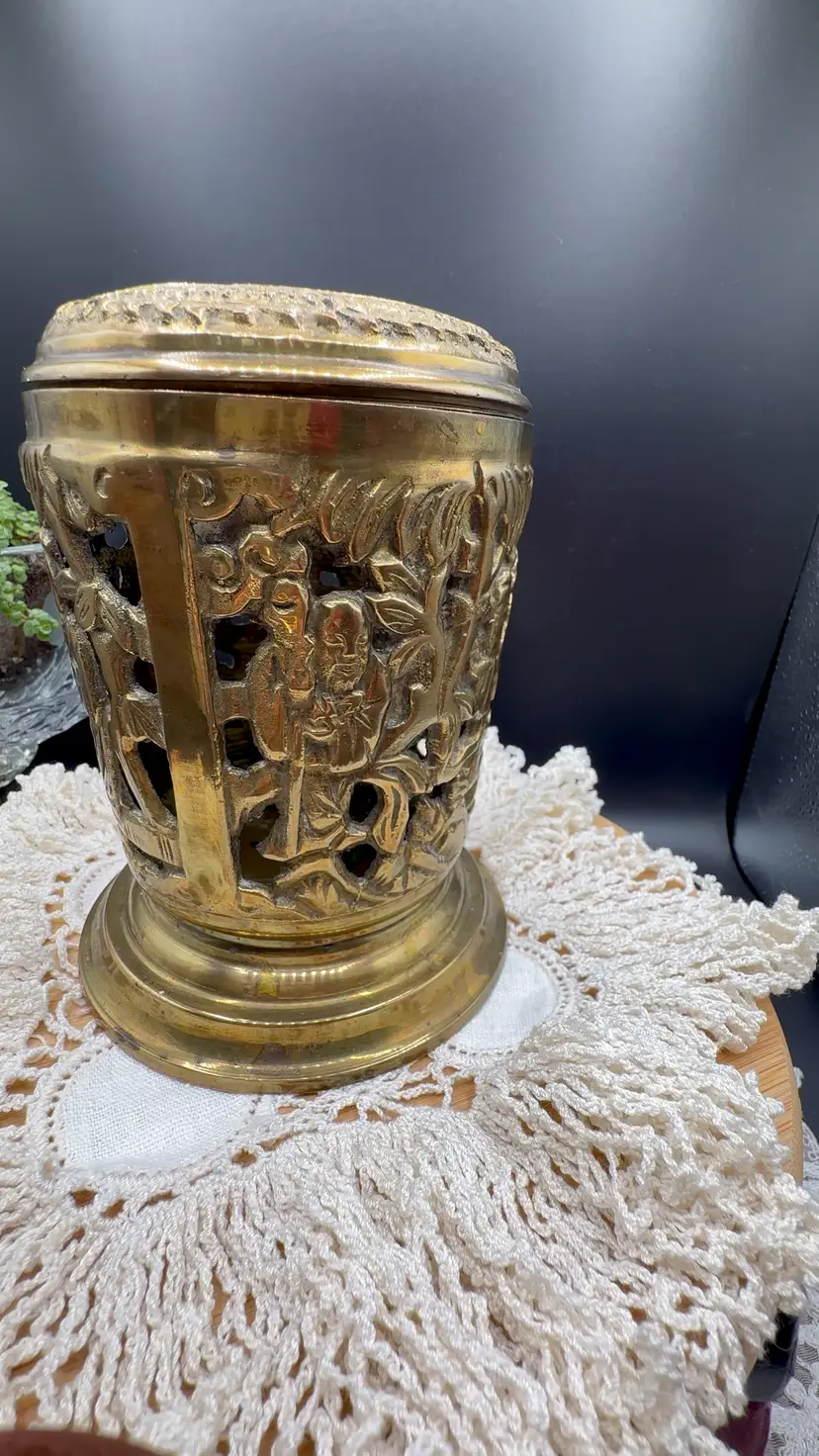 🐞 Vtg Solid Brass Lantern Luminary Candle Holder Lidded 5x6”