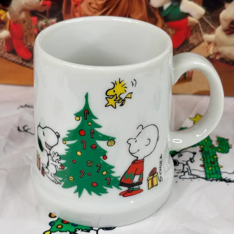 Peanuts Christmas 1977 Stein