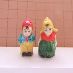 Vtg Dutch Couple Salt and Pepper Shaker Set