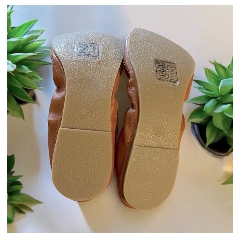 Lucky Brand Emmie Tan Brown Leather Flats
Shoes 3M