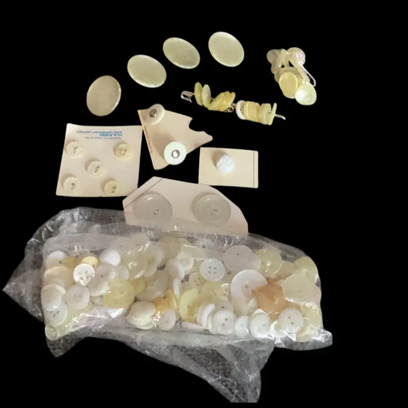 Lot Of White And Crème Vintage Buttons