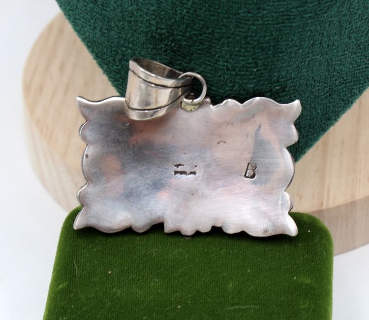 Native signed sterling silver Spiny Oyster pendant 35.30g