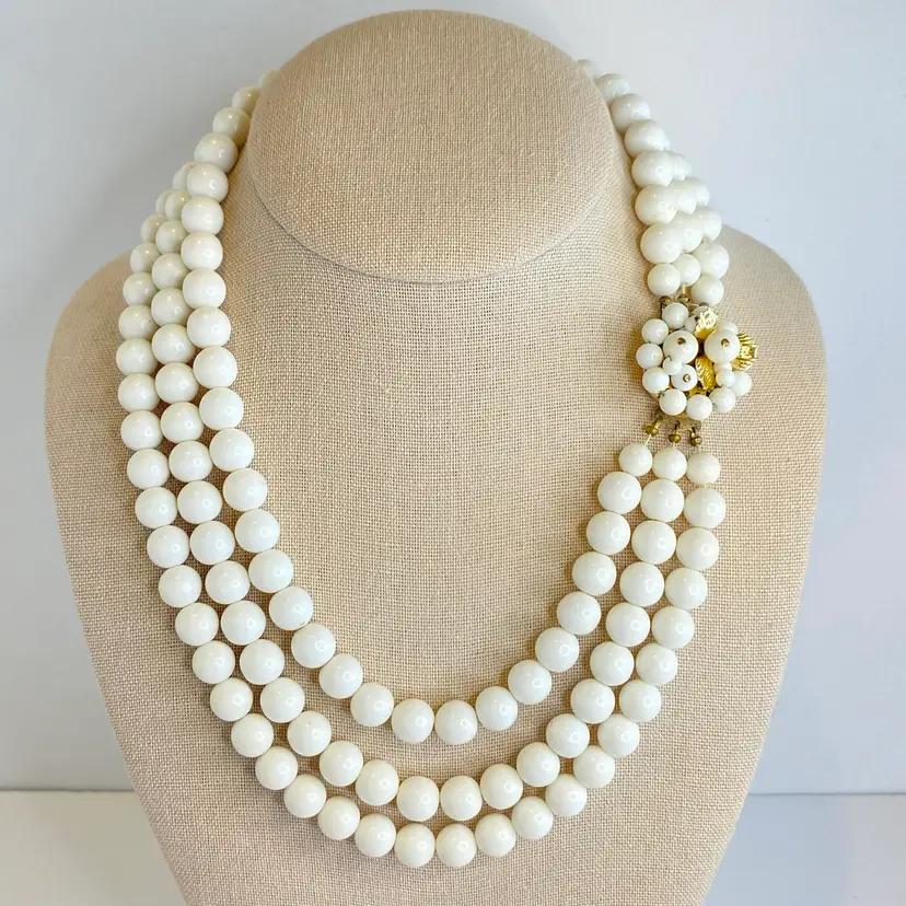 #02 Vintage Japan White Bead Necklace 3 Strand Cluster Clasp Mid-Century Lucite