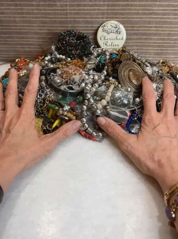 Costume Jewelry Beauties!! $3/$5/$7 Starts