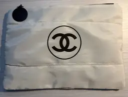 G-002 Chanel Beauty GWP Travel Pouch - White