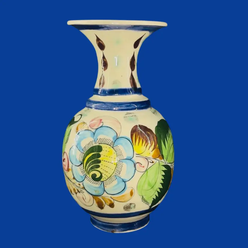 8” Vintage Tonala Pottery Vase Mexico Folk Art “Flor De Tonala” Design