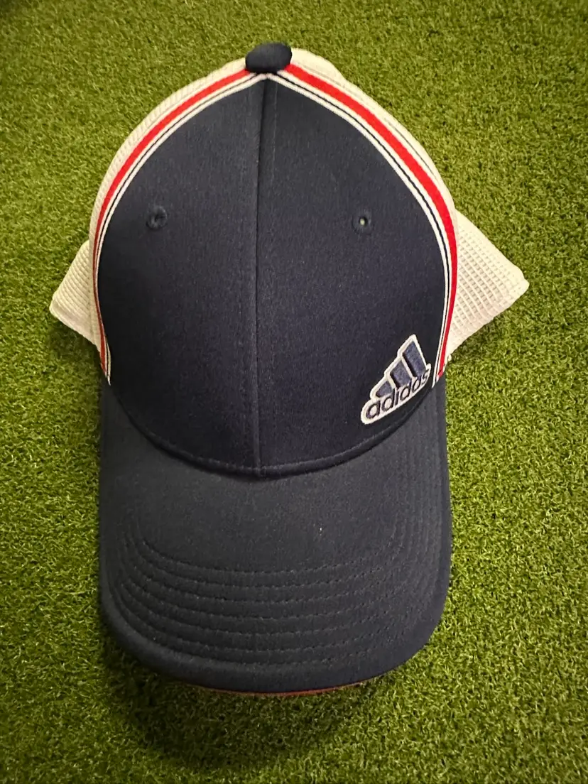 Used like New Fitted Adidas Golf Hat M/L