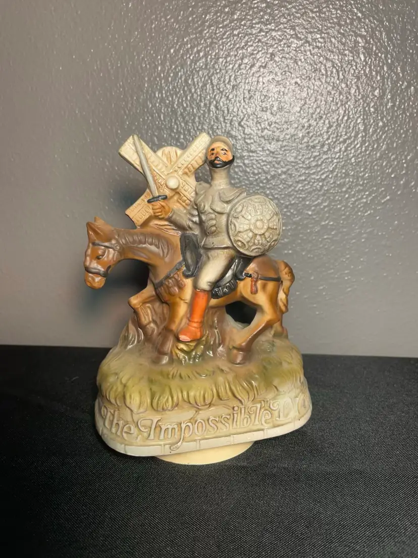 VINTAGE DON QUIXOTE MUSIC BOX FIGURINE SANKYO JAPAN THE IMPOSSIBLE DREAM