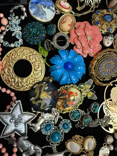 Eye catching Jewelry!