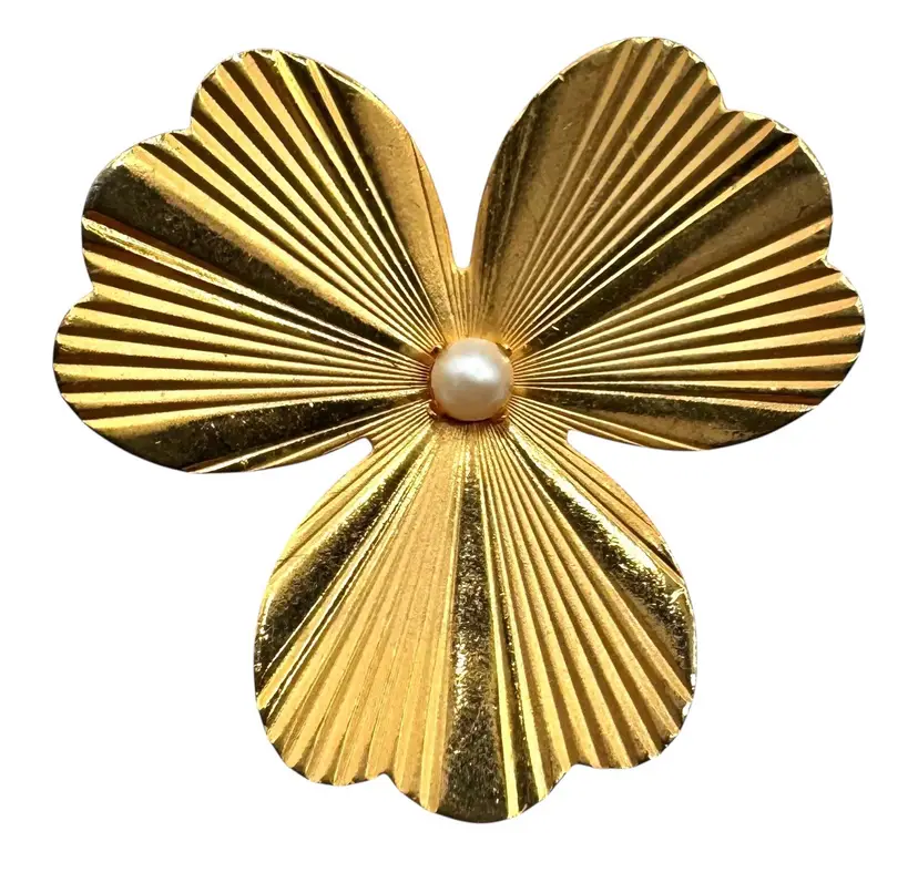 Vintage Shamrock Clover Flower Brooch Pin Faux Pearl Textured Gold Tone 1.25”