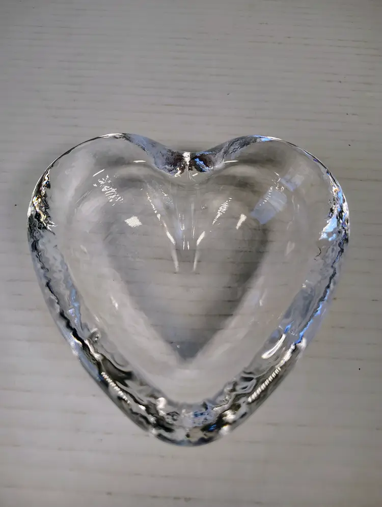 Simon Pearce Signed Heart Shaped Glass Trinket Dishes