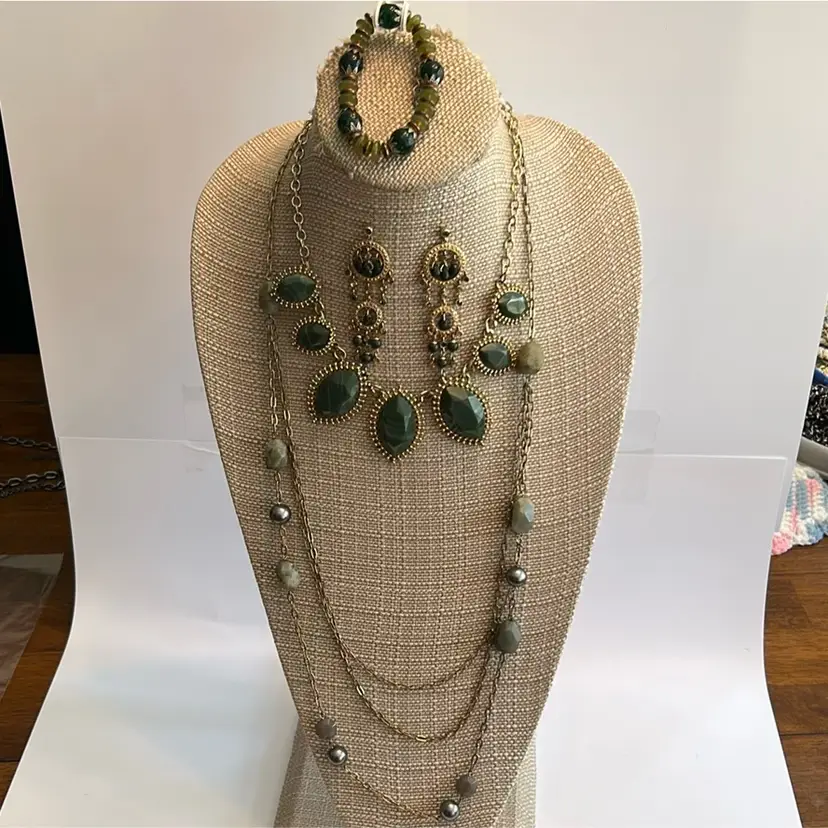 #12 - Green And Gold Lot