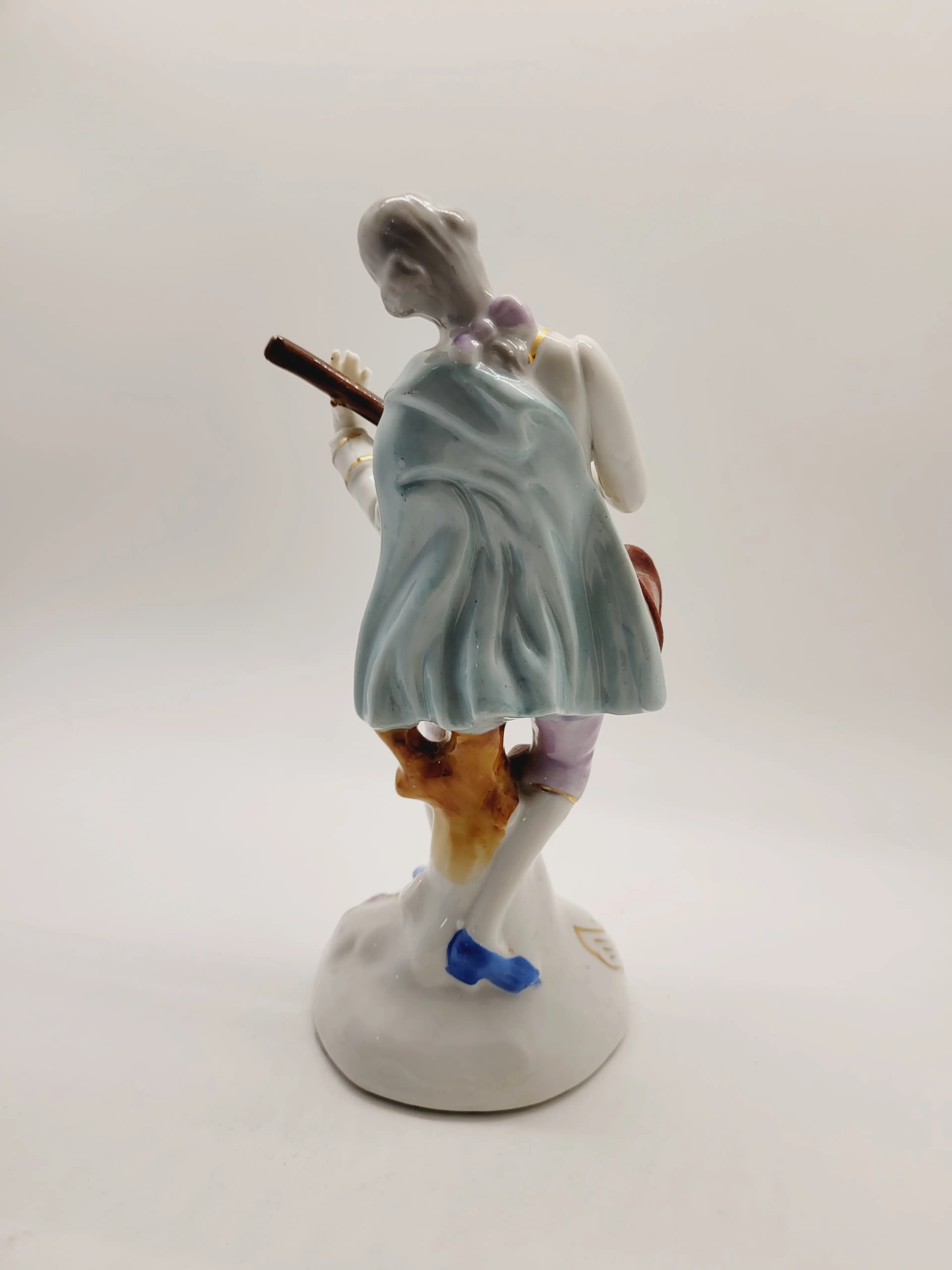 Image 2 of 6