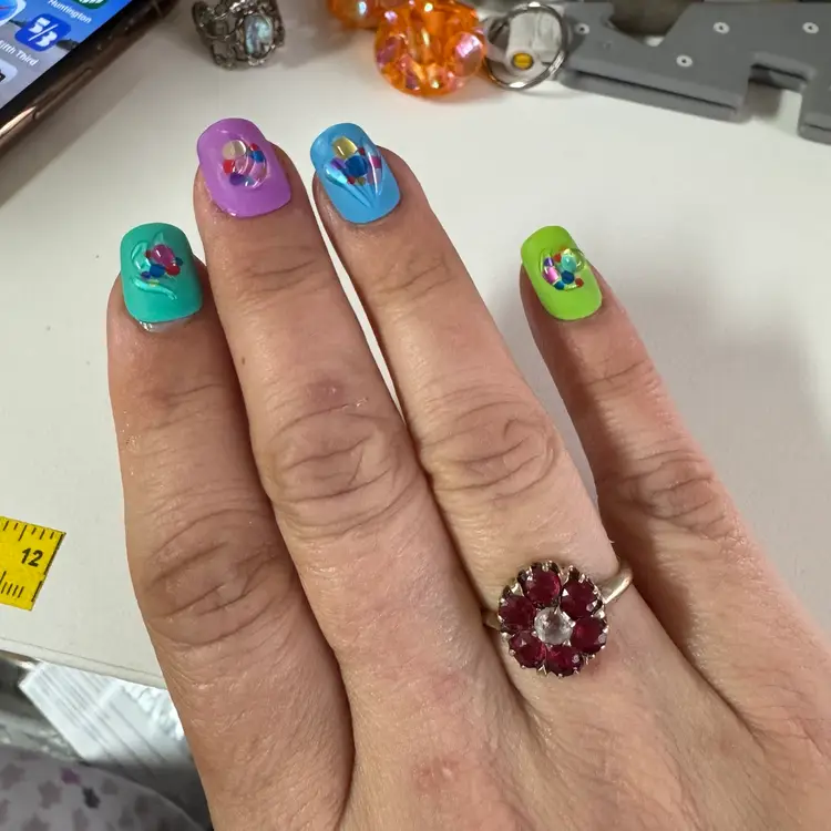 Vintage 10 Kt Gold Marked 6 Garnets & Clear Rhinestone Ring Size 7.5