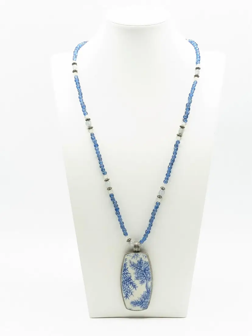 Vintage Blue Beaded Necklace with Qinghua Style Flower Enamel Pendant