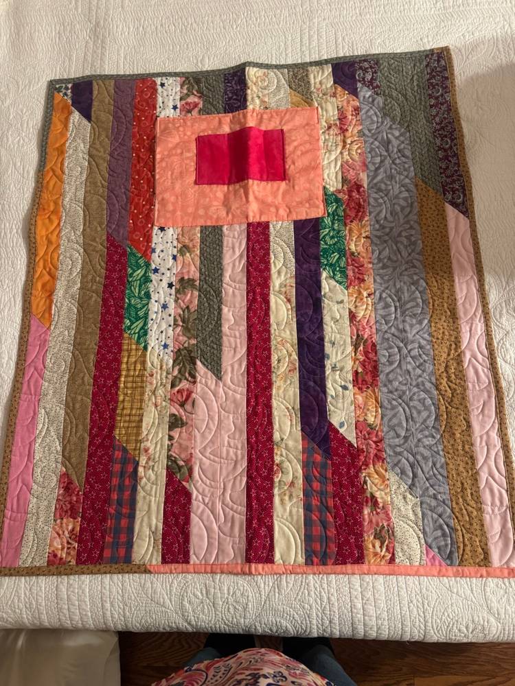 Handmade Machine Quilted Lap Quilt/Reading Mat W/Nook Pocket 40”x36” Red, Purple, Pink Colors