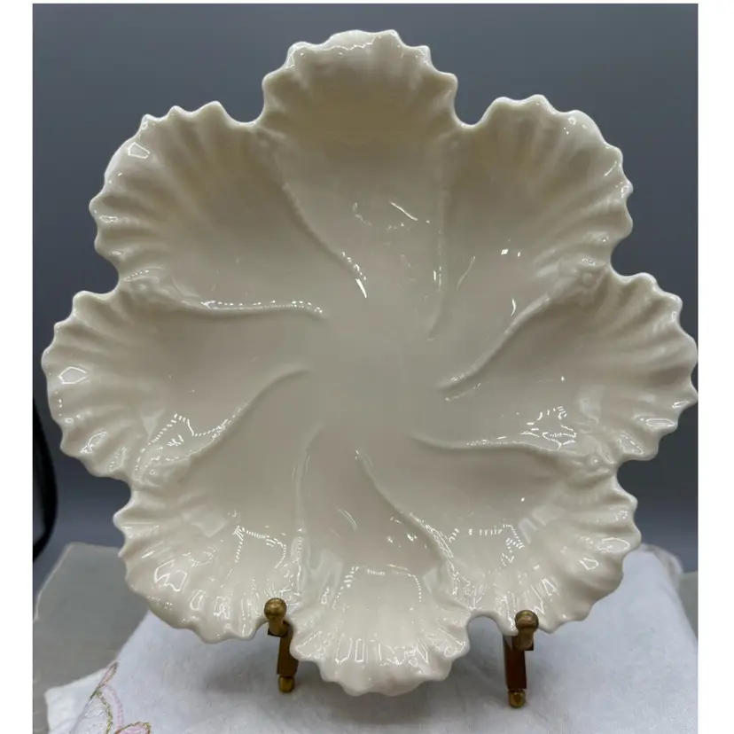 Vintage Lenox Ivory Porcelain Scalloped Leaf Dish - 7.5x1.5”