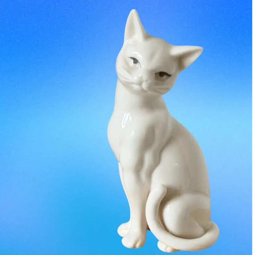 Vintage Lenwile Ardalt Figurine Mid- Century Modern White China Sitting Cat #6163 Series Made In Japan
4-1/4” T x 1-3/4” L x 1-3/4” W