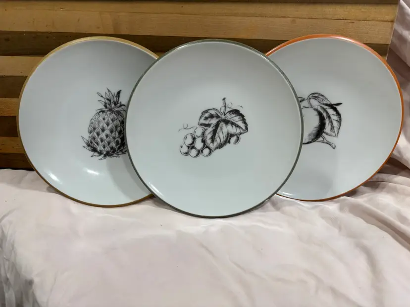 Vintage FITZ & FLOYD Fruit Luncheon/Tea/Dessert Plates