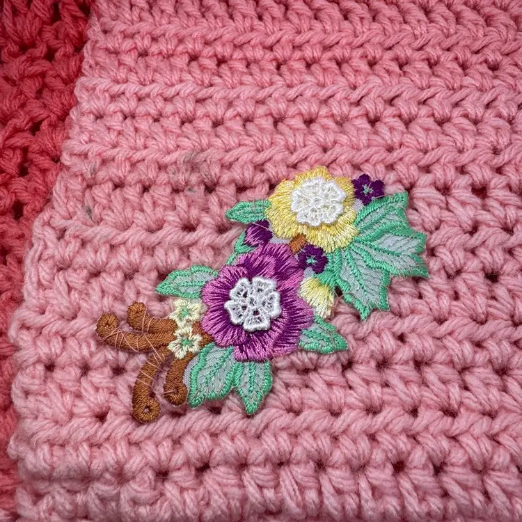 Vintage Pink Ombre Crochet Pocket Wrap Handmade Floral Applique Boho 64”x 17.5”