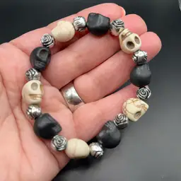 Black And White Howlite Skull Stretch Bracelet