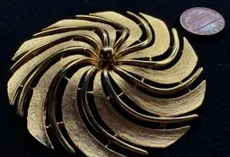 Vintage MCM Sarah Coventry “Golden Swirl” Brooch