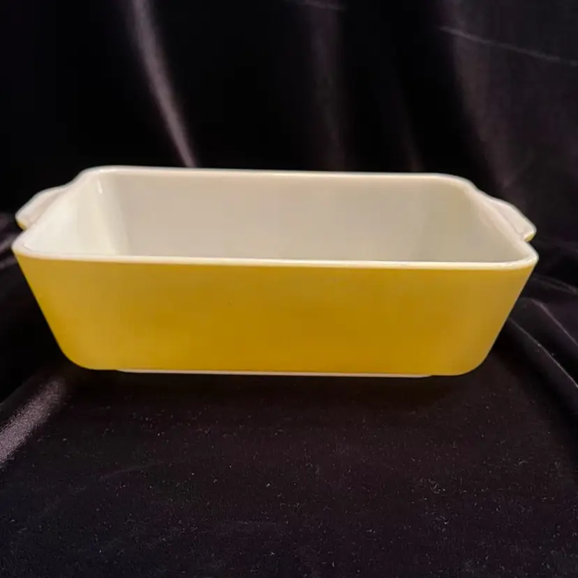 Vintage Pyrex yellow refrigerator casserole dish, model 503.  1 1/2 Quart. (no Lid)