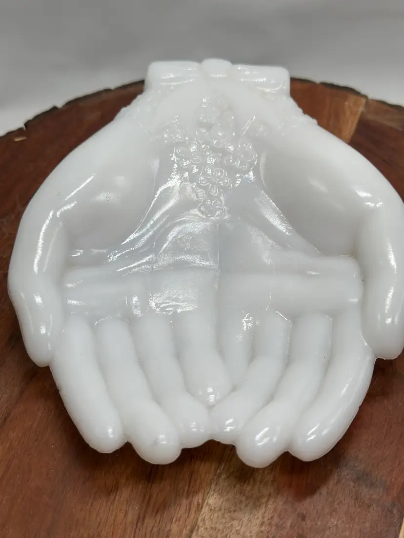 Vintage Milk Glass Praying Hands Sculpture Religious