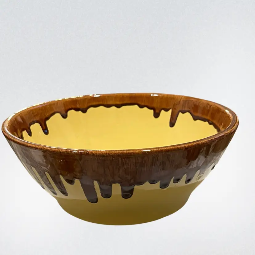 Vintage Watt Pottery, USA-  Orchard Ware-  Drip- Mixing Bowl- 9.25 Diameter, 3.75” Tall