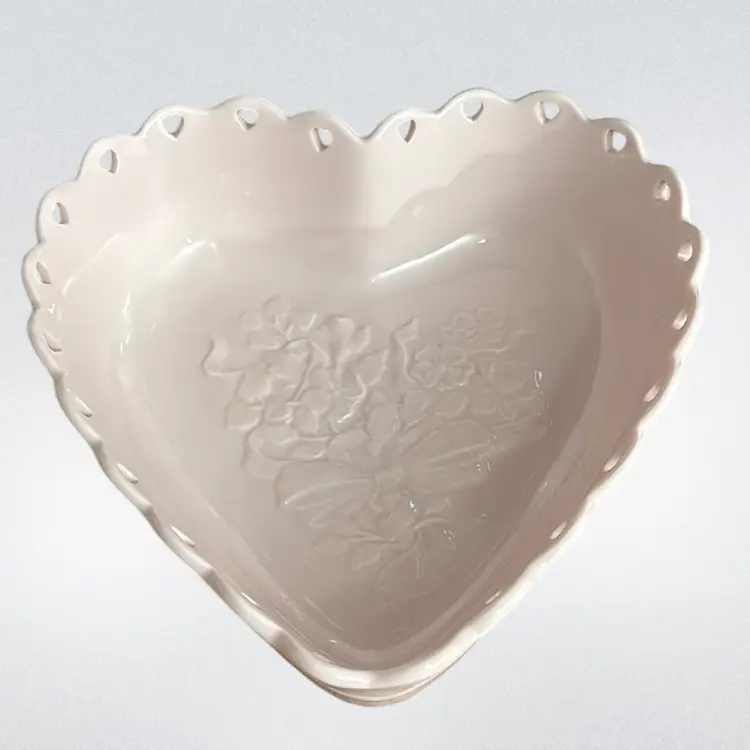 Longaberger Sweetest Heart Dish