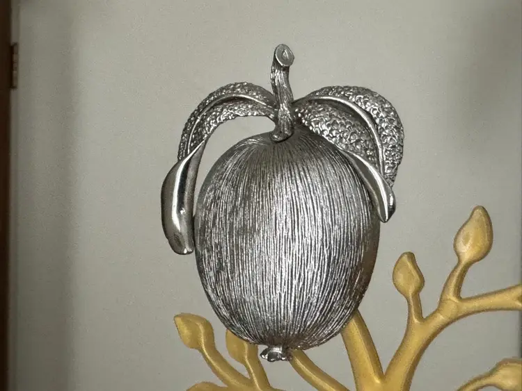 Vintage Sarah Coventry Apple Brooch In Silver Tone Metal