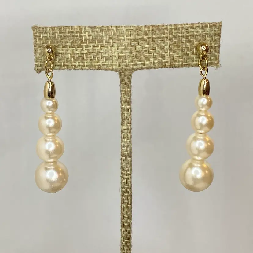 Vintage Graduated Faux Pearl Dangle Drop Gold Tone Pierced 1.75"