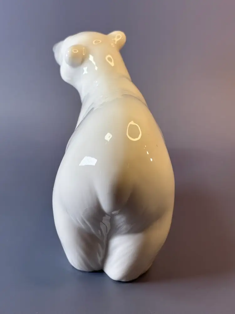 Lladro Attentive Polar Bear Porcelain Figurine 4” X 5”