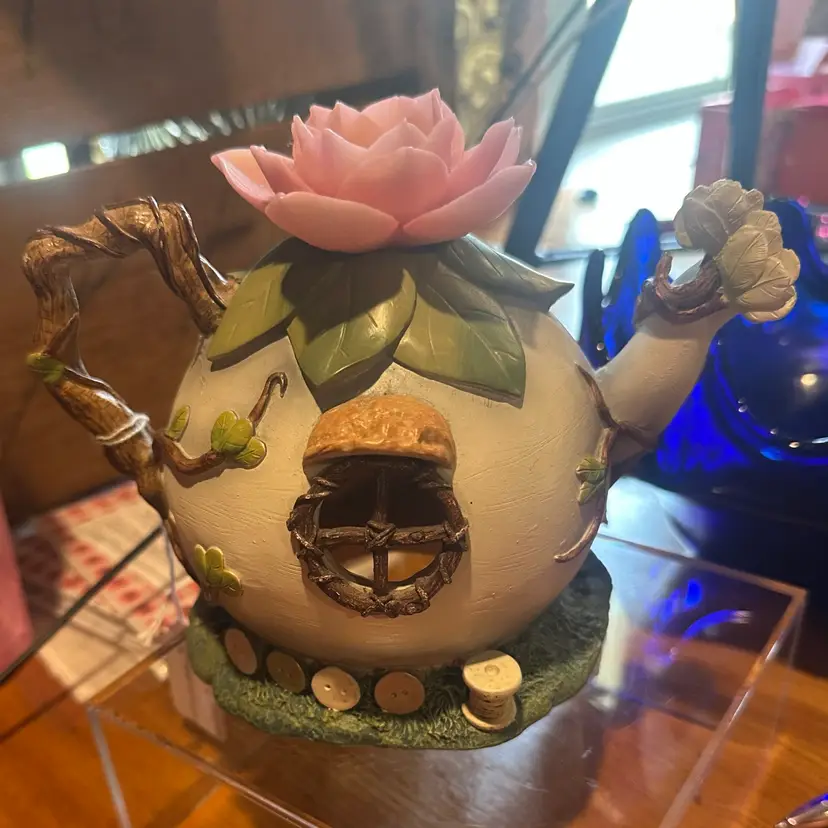 Hallmark Gardenfair Teapot Fairy House figurine from the Peace of Mind collection.