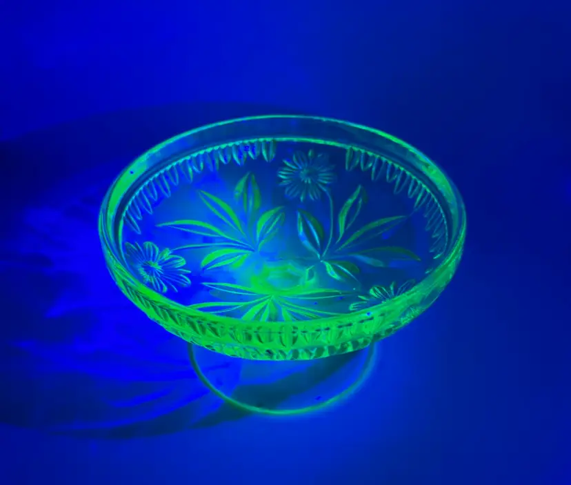 RARE VTG US Glass Co. Thrush Pattern Uranium Green Footed Pedestal Compote Dish