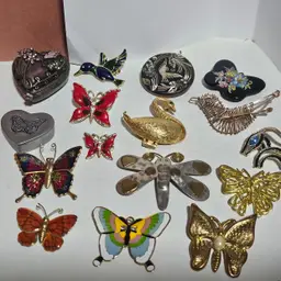 16 Colorful Butterflys Birds And Tinket Dishes!!!!
