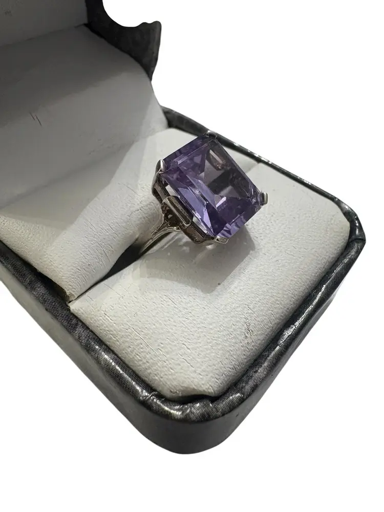 89. 925 Amethyst Ring
