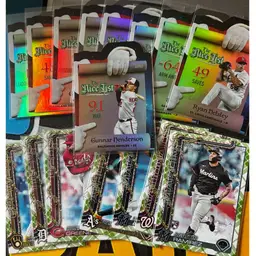 2025 Topps Holiday 15 Card Lot Evergreen And Nice List