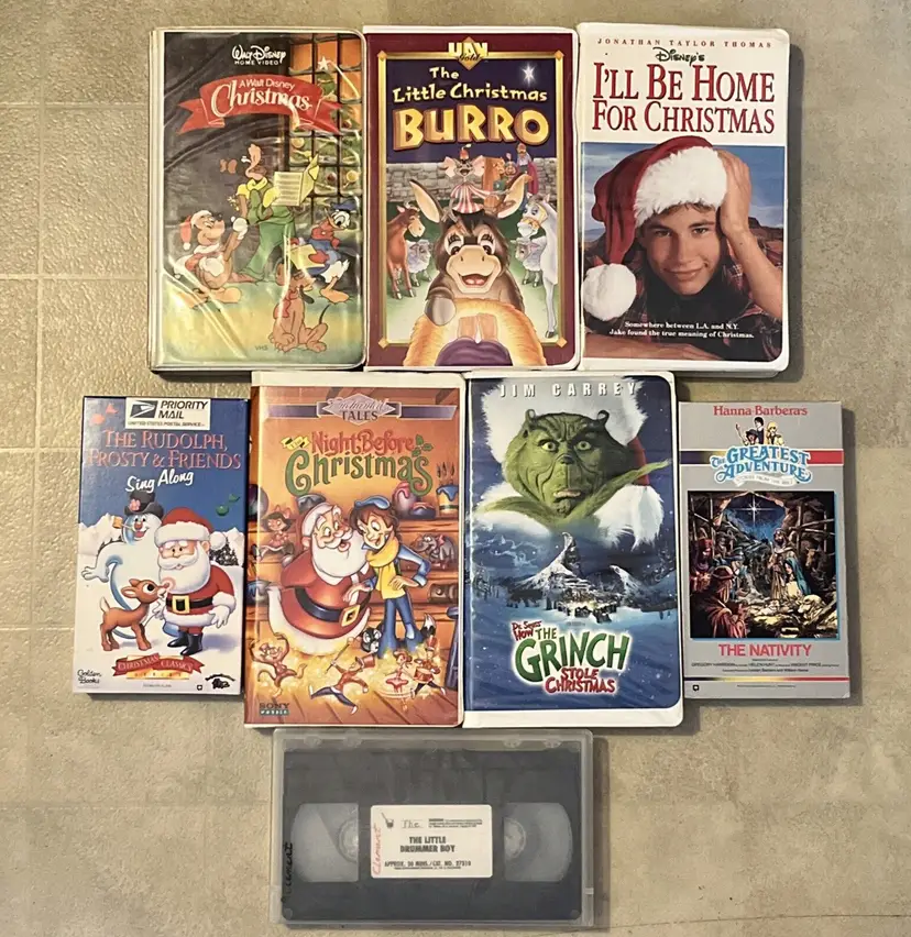 LOT OF 8 CHRISTMAS KIDS FAMILY VHS TAPES
