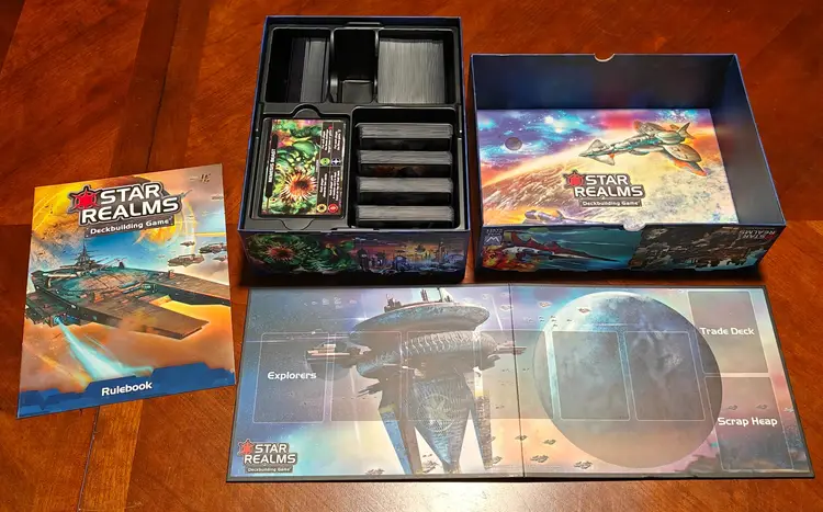 Star Realms Deckbuilding Game (2021) (Sleeved)