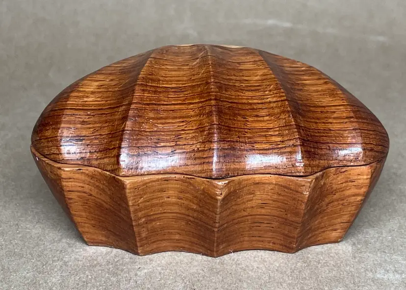 Hand Carved Wooden Clam Shell Hinged Trinket Jewelry Gift Box VINTAGE