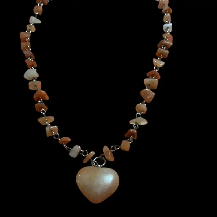 Beautiful Silvertone  Orange Aventurine Heart Necklace. Aventurine Is In The Quartz’s Family ~  What A Beautiful Necklace!!!