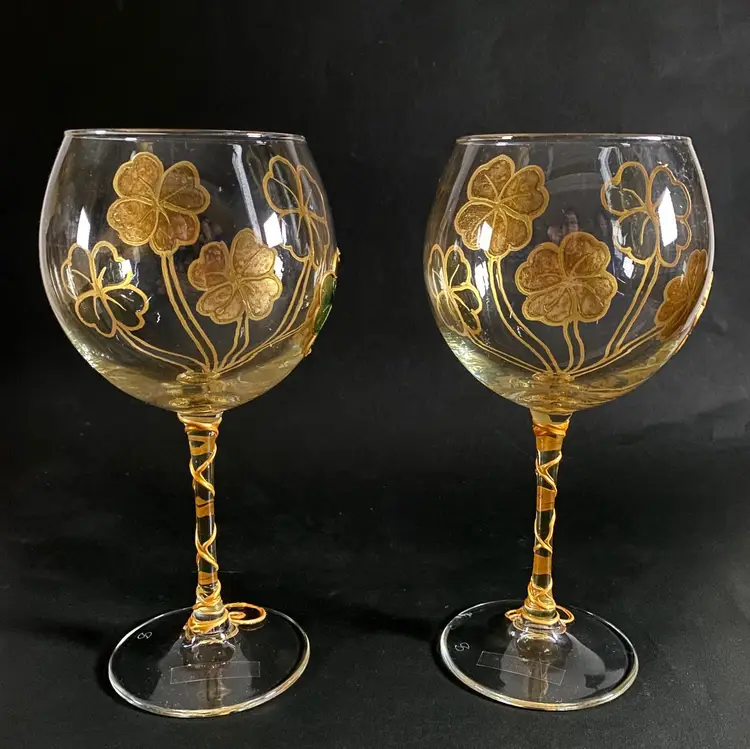 Hand-Gilded in Italy, Shamrock Pattern Wine Glasses by Amedeo, Set of 2