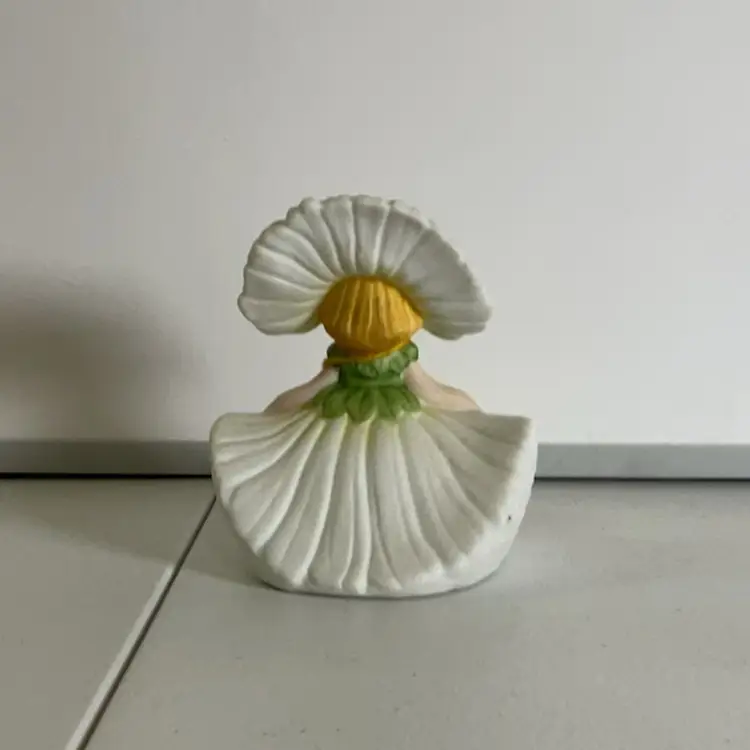 Vintage Daisy Daze Porcelain Girl Bell