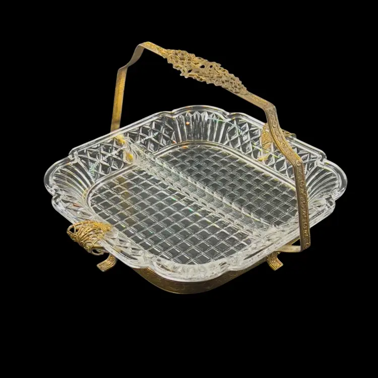 VINTAGE CONDIMENT 
RELISH DIVIDED DISH
Glass In Brass Serving Tray 
Trinket Dish


Christmas Holiday Hosting 
Party Celebration Winter Gift
Thanksgiving Harvest Autumn