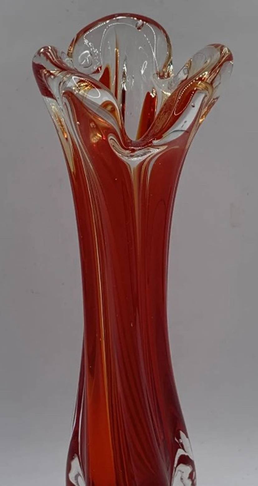 Red Swung Glass Vase
