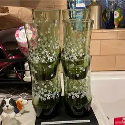 Eight Libby Daisy glasses green with white flowers